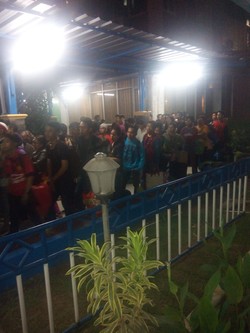 Pemudik Pejalan Kaki Membeludak di Pelabuhan Merak, Loket Penuh Sesak