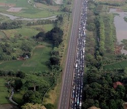 Pasar Tumpah Masih Jadi Biang Kemacetan Parah di Jalur Pantura