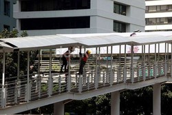 Pedagang Tisu Bersimbah Darah di Jembatan Busway Karet 2