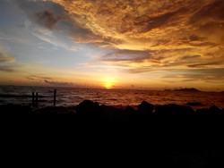senja di magrib di desa sengkubang kab. mempawah