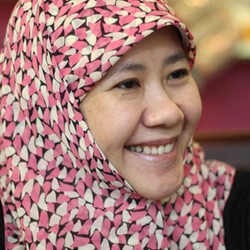Asma Nadia, Gemar Menulis Karena Sakit-sakitan
