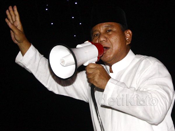 Prabowo-Hatta Sambangi MK