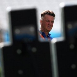 Keberanian Louis van Gaal Beradu Cojones