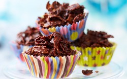 Bola-bola Almond Cokelat Ini Cocok Buat Camilan Anak Saat Lebaran