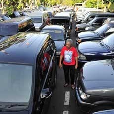 Risma Larang Mobil Dinas untuk Mudik, Ini Penampakan Halaman Balai Kota