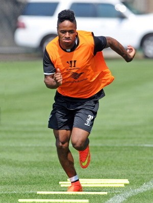 Dapat Saingan Baru, Sterling Harus Terus Kerja Keras