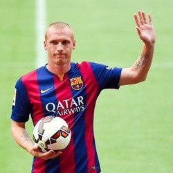 Mathieu Dianggap Tua dan Mahal, Barca: Dia Bek yang Sangat Baik