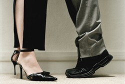 Si Tinggi Mungkin Lebih Menarik, Tapi Si Pendek Tahan Lama di Ranjang