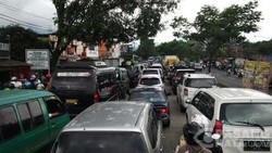 Jalur Nagrek Macet, Alternatif ke Garut Via Cijapati Juga Macet