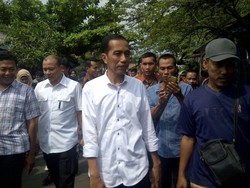 Sungkem ke Ibunda, Jokowi: Saya Dipeseni Jangan Berubah ya, Le