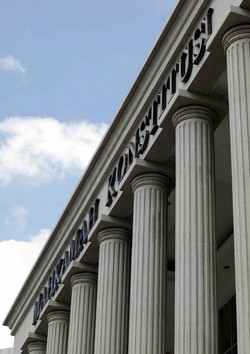 Cari Informasi Gugatan Prabowo-Hatta, Anggota KPUD Buleleng Datangi MK