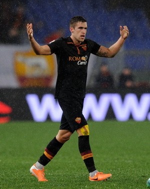 Van Gaal Akan Pantau Strootman