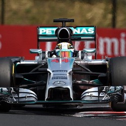 Hamilton Kembali Kalahkan Rosberg di Latihan Terakhir
