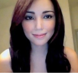 Wanita Ini Bisa Bertransformasi Jadi Kate Middleton Hingga Bruno Mars