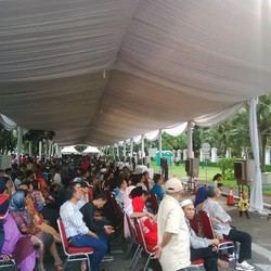 Ribuan Orang Mulai Antre Untuk Bersalaman dengan Presiden SBY