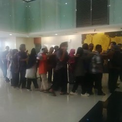 Ratusan Difabel Rela Antre Sejak Pagi Demi Bersalaman dengan SBY