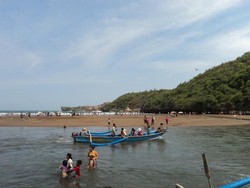 Lebaran, Ayo ke Pantai Baron di Gunungkidul