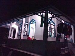 Tradisi Salat Tarawih di Pemakaman Kanjeng Jimat, Pacitan