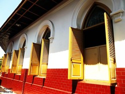 Mampir ke Masjid Jamik Paneleh Nan Unik di Surabaya