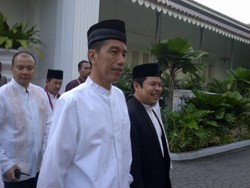 Pakai Baju Putih atau Safari saat Resmi Jadi Presiden? Jokowi: Putih!