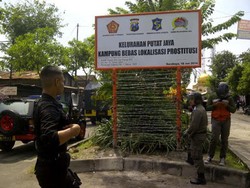 Pemasangan Plakat Bebas Prostitusi Rusuh, Kadinsos: Itu Bagian Demokrasi