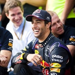 Ricciardo Ingin Jaga Kans Juara dengan Poin Ganda