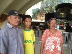 Perjuangan Tukang Rongsok Penuhi Permintaan Anak Nonton di Keong Mas