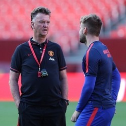 Shaw Belum Cukup Fit untuk Van Gaal
