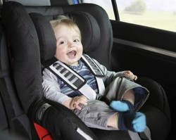 5 Hal Penting Agar Si Kecil Tidak Rewel Saat Mengunjungi Kerabat