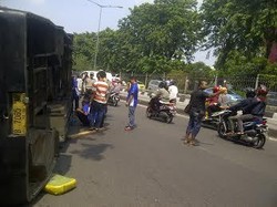 Bodi Bus Kopami Terlepas Usai Tabrakan dengan TransJ, Ini Penampakannya