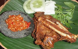 Mampir ke Surabaya? Jangan Lupa Jajan Enak di Tempat Ini