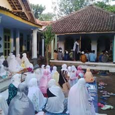 Jamaah Aboge di Probolinggo Baru Hari Ini Berlebaran