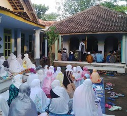 Jamaah Aboge di Probolinggo Baru Hari Ini Berlebaran