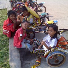 Impian Gadis Kecil Tukang Becak Mini Waduk Pluit, Ingin Jadi ABRI
