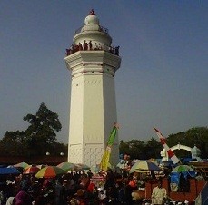 Libur Lebaran, Puluhan Ribu Peziarah Padati Wisata Religi di Banten