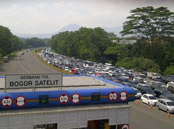 Antrean Kendaraan di GT Ciawi Mengular, Lalin Dialihkan via Baranangsiang