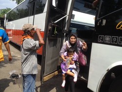 Sepenggal Kisah Kuli Panggul Saat Musim Lebaran