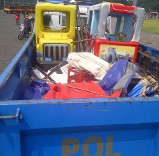 Razia Monas, Satpol PP Amankan 1 PKL Pencuri Listrik dan 2 Truk Dagangan