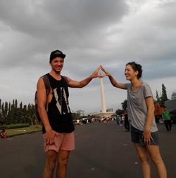 Ini Komentar Turis Jerman Soal Tumpukan Sampah di Monas