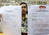 Tim Prabowo-Hatta Laporkan KPU ke Bawaslu