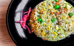 Banyak Rendang Sisa? Olah Saja Jadi Sandwich dan Nasi Goreng