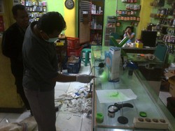 Konter di Situbondo Digasak Maling, Seribuan Smartphone Amblas