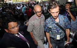 JIS Kecewa Masa Penahanan 2 Gurunya Diperpanjang JIS Kecewa Masa Penahanan 2 Gurunya Diperpanjang