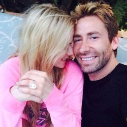 Rayakan Ulang Tahun Pernikahan, Avril Lavigne Pamer Cincin Berlian 17 Karat