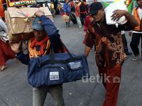 Arus Balik Mulai Terlihat di Terminal Kampung Rambutan