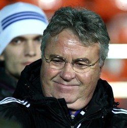 Resmi Tangani Belanda, Hiddink Tak Usik Ban Kapten Van Persie dan Robben