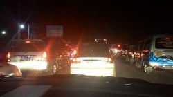 Antrean Sepanjang 10 Kilometer Jelang Jembatan Comal Akibat Sistem Buka-Tutup