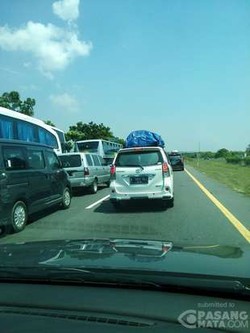 Tol Palimanan-Kanci Arah Jakarta Macet, Kendaraan 10 Km/Jam