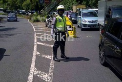 Polisi Mulai Berlakukan Buka-Tutup Puncak Arah Jakarta