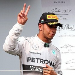 Hamilton Berharap Mercedes Makin Tangguh di Delapan Seri Terakhir